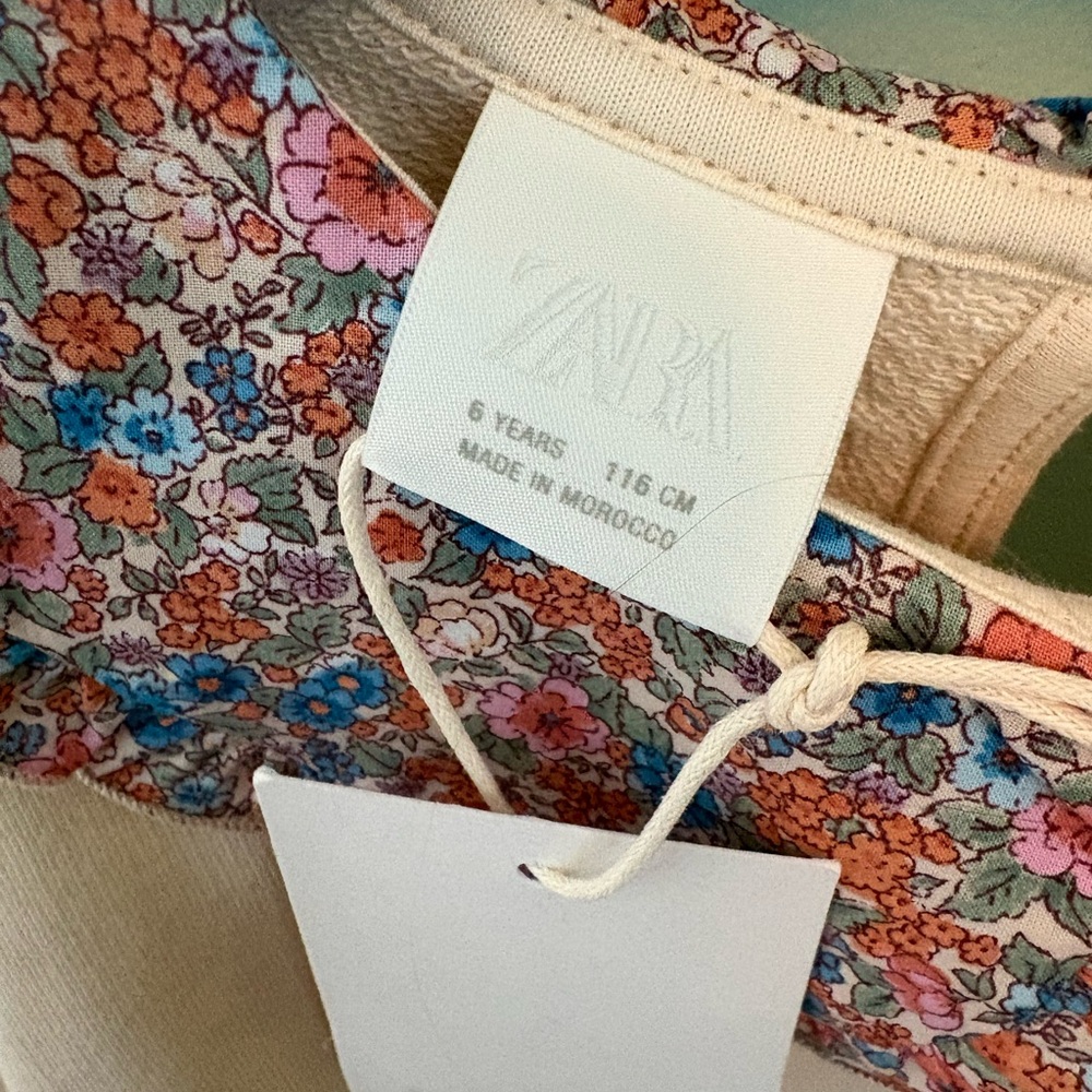 ZARA CONTRAST COLLAR FLORAL SWEATSHIRT - Picture 5 of 7